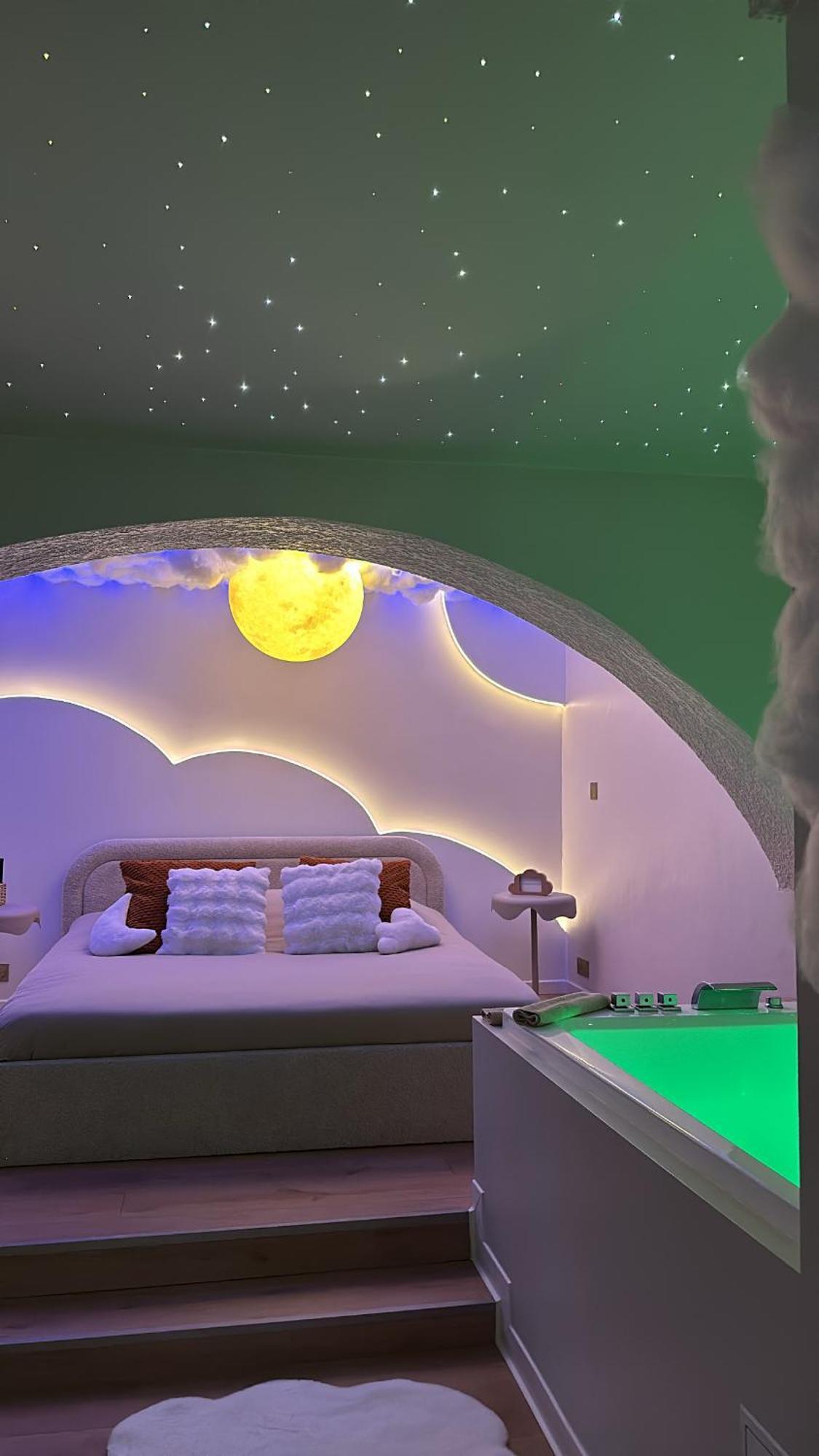 Moon Room, Nuit Insolite - Ollioules Toulon Var Exterior foto
