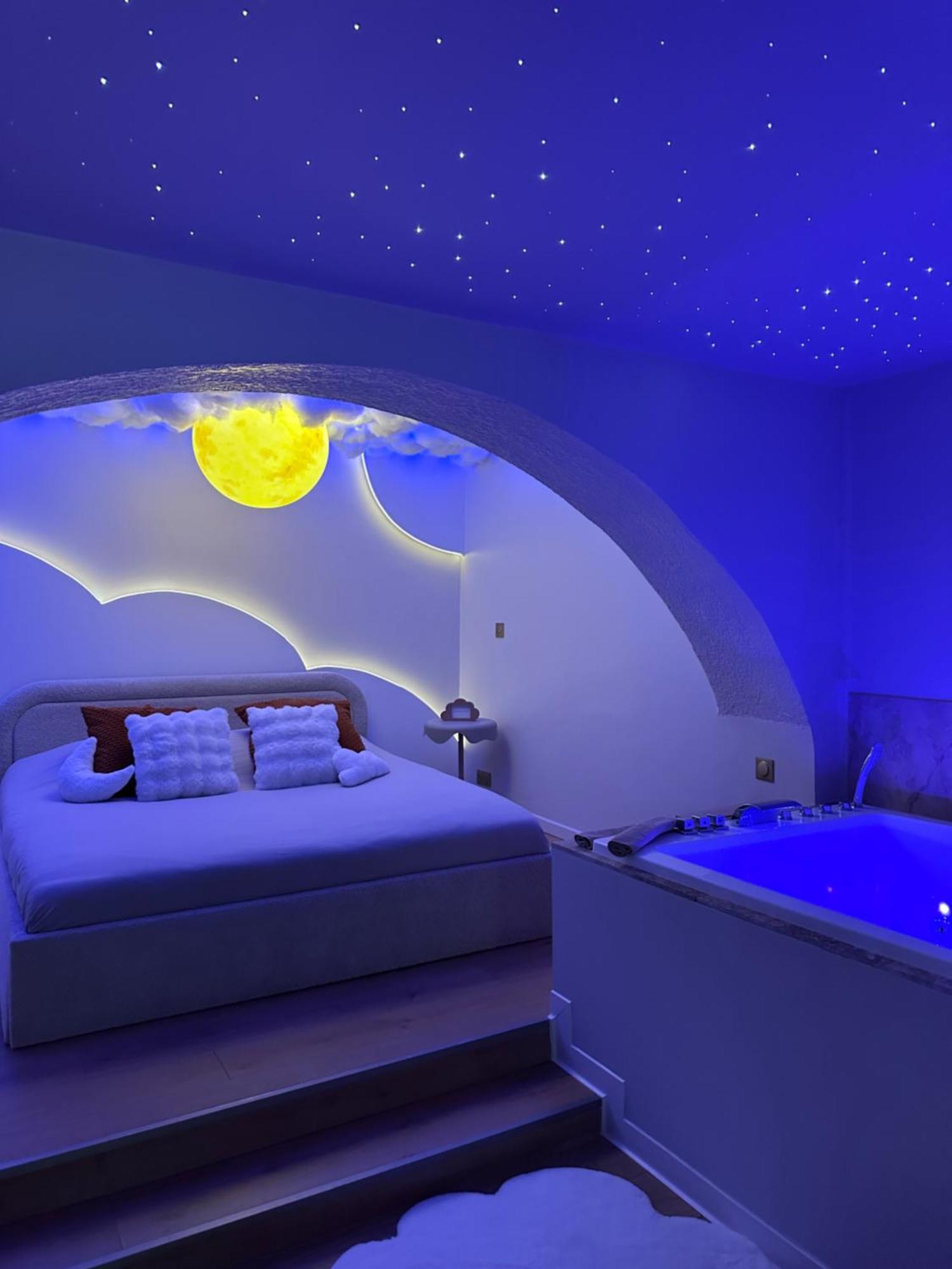 Moon Room, Nuit Insolite - Ollioules Toulon Var Exterior foto
